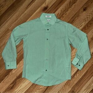 Boy’s long sleeved slim fit, dress button down shirt NWOT